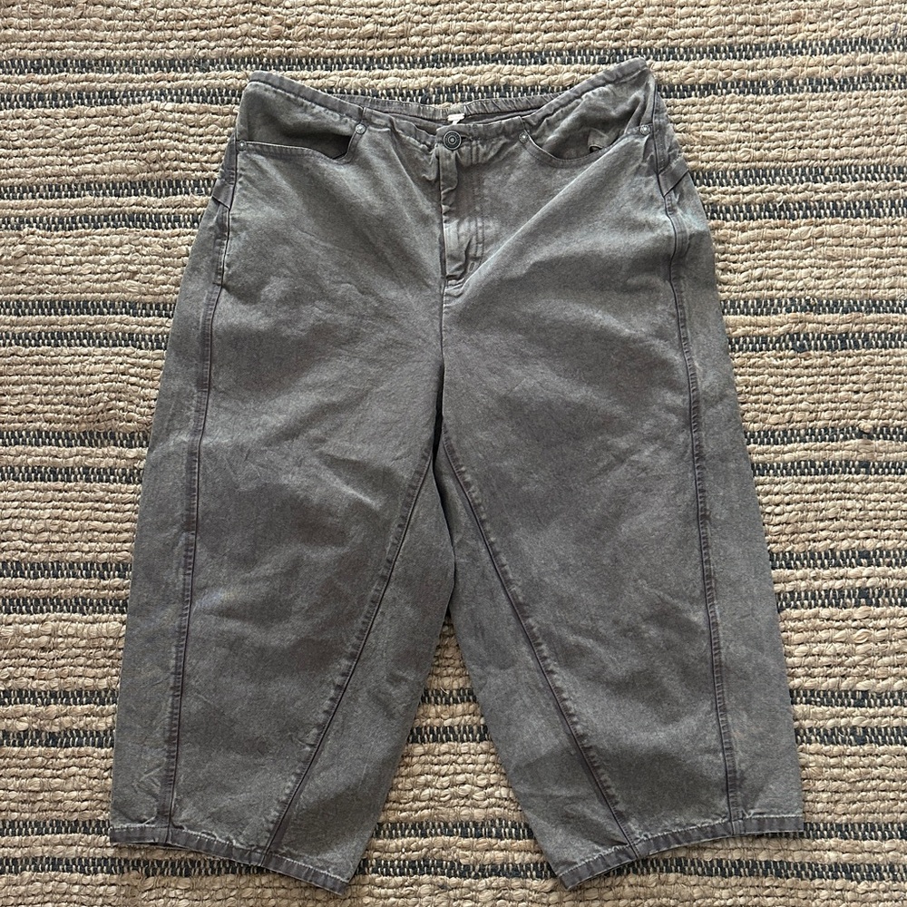 Free People brown/ beige capri barrell